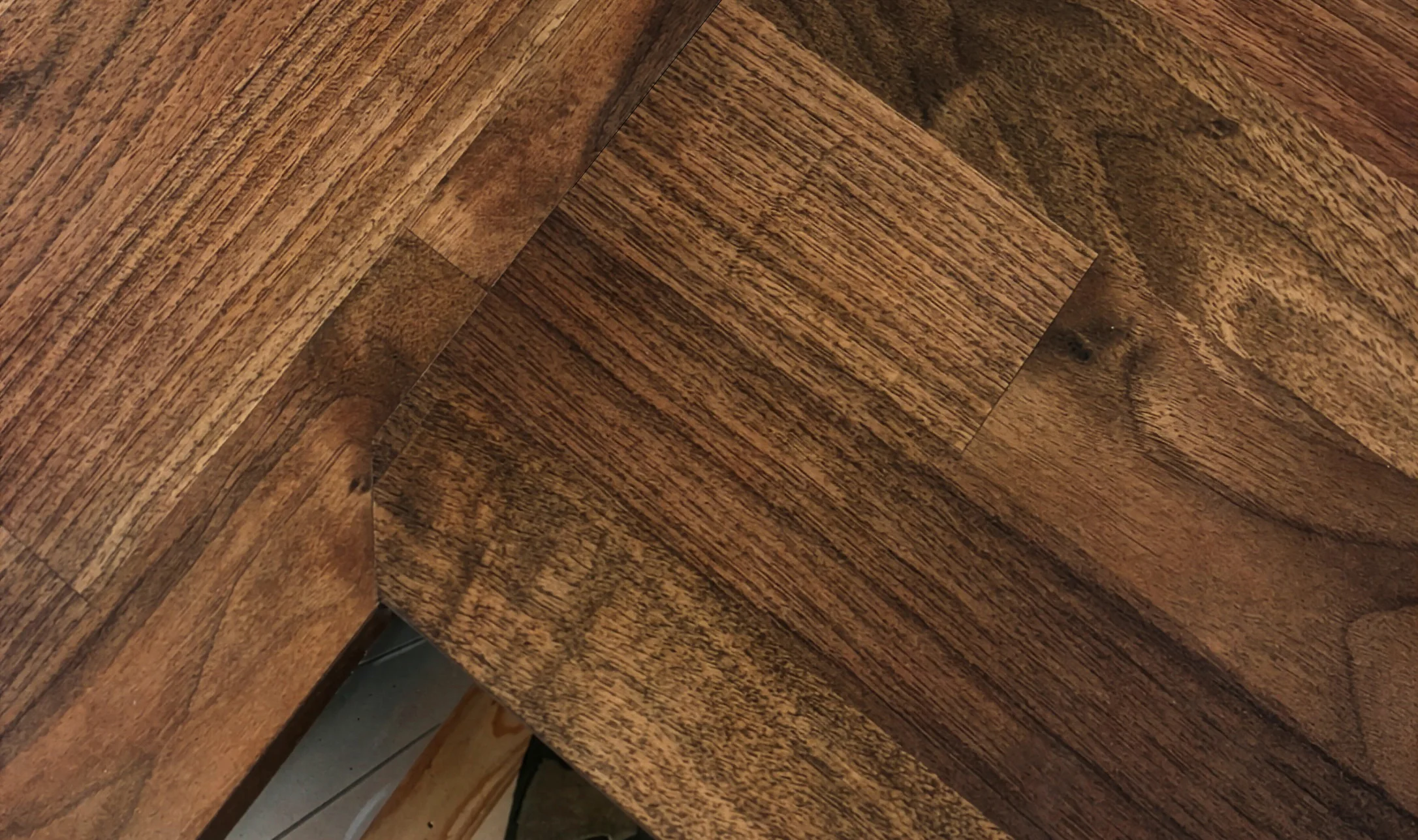 Two wood countertops joined with a mason's mitre